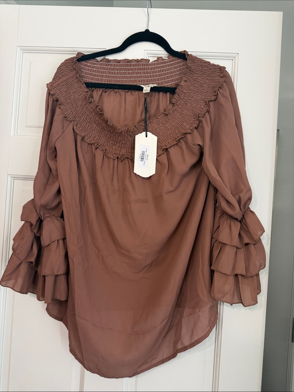 *NWT* Vine & Love Off Shoulder Blouse Women Size‎ L Mocha Ruffle Sleeve Boho